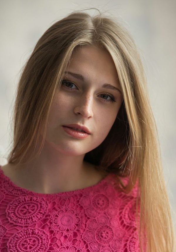 Абигель, 19